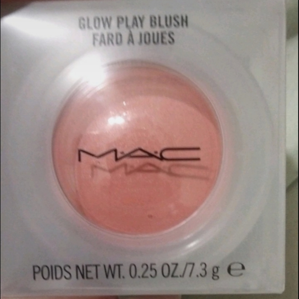 Mac Glow Blush in cheer up